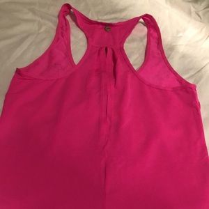 Tank tops size small super pretty color 💕
